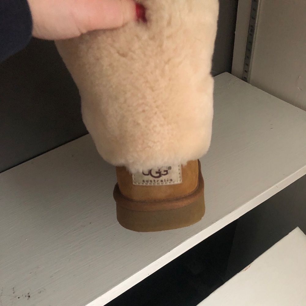 UGGs - Picture 2 of 8